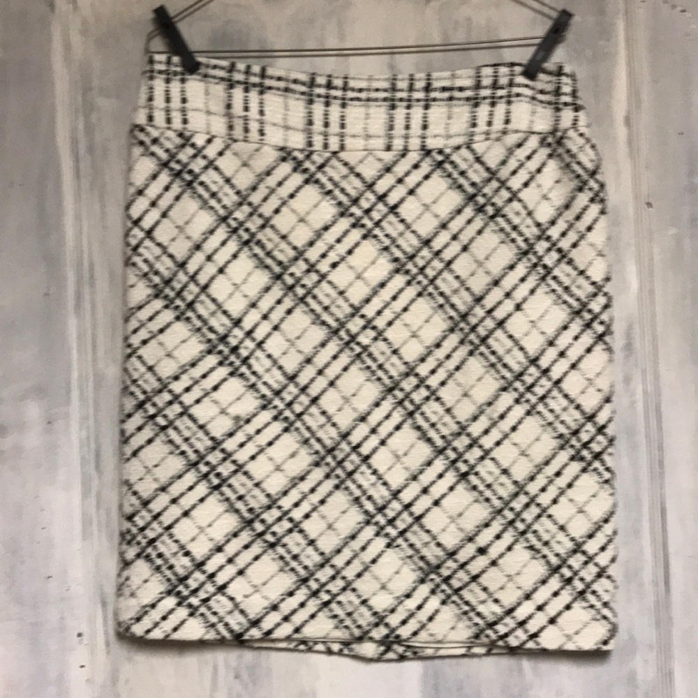 White House Black Market Skirt